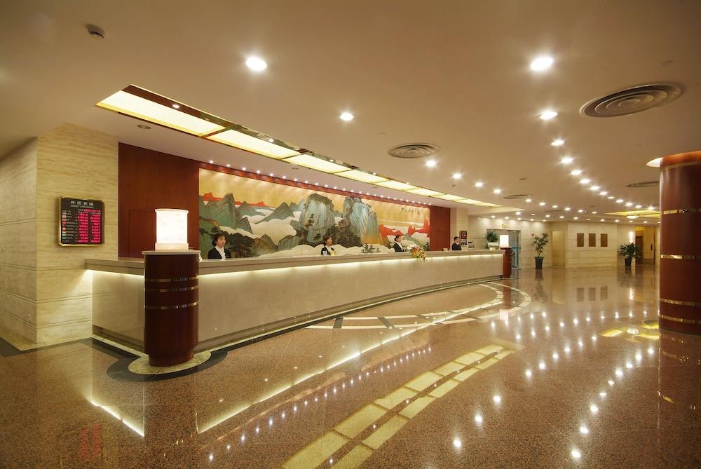 Jin Jiang Pine City Hotel Шанхай Екстериор снимка