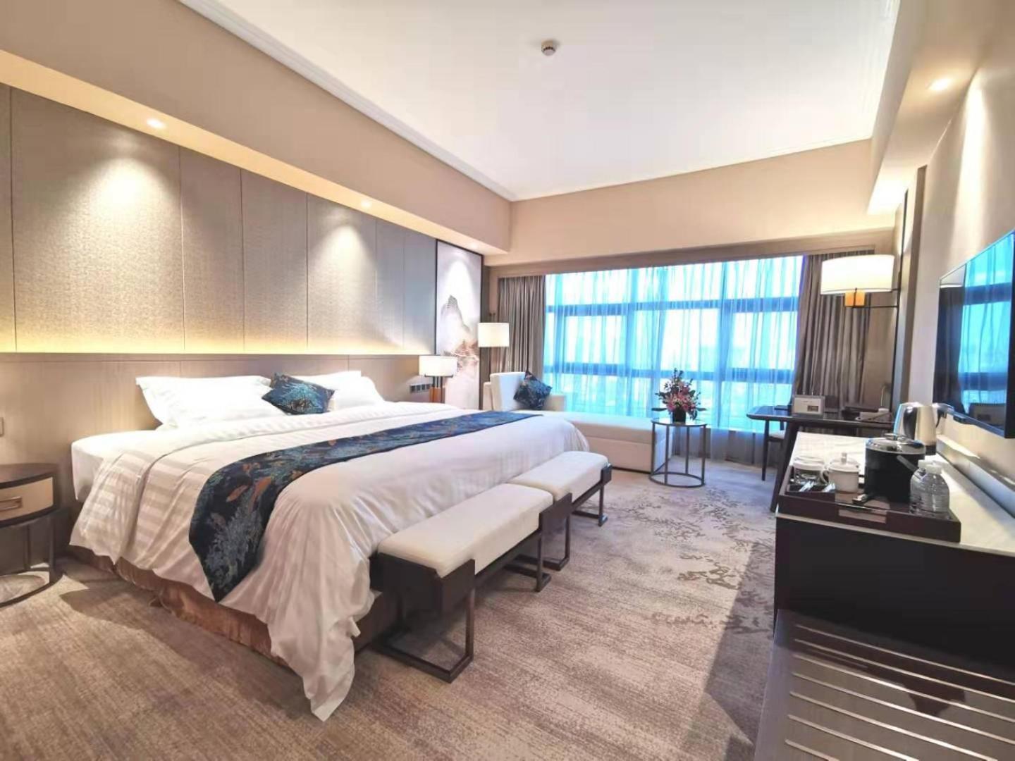 Jin Jiang Pine City Hotel Шанхай Екстериор снимка